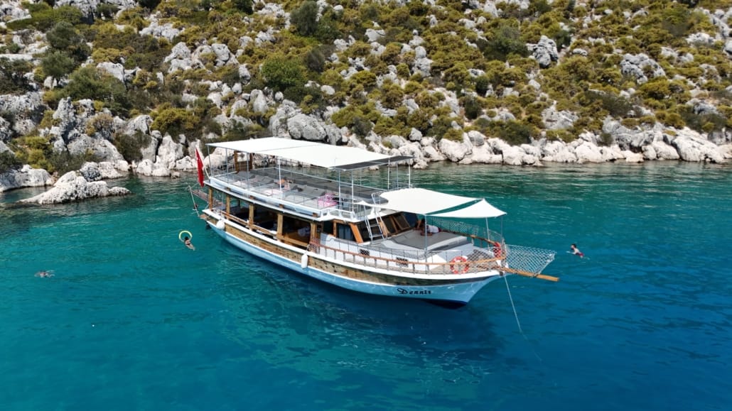 Dennis Boat