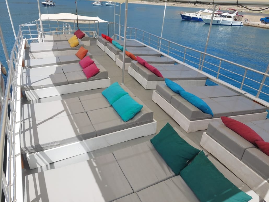 Dennis Boat - Sunbath
